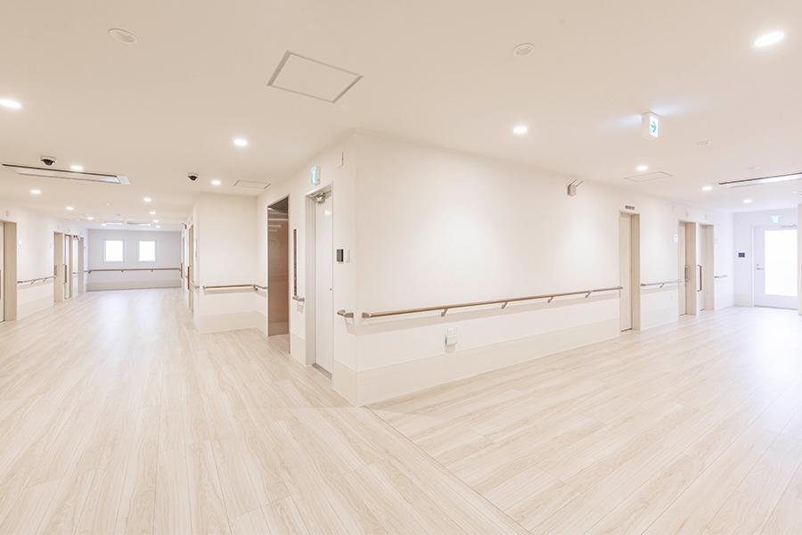 L事型の廊下はより開放感があります